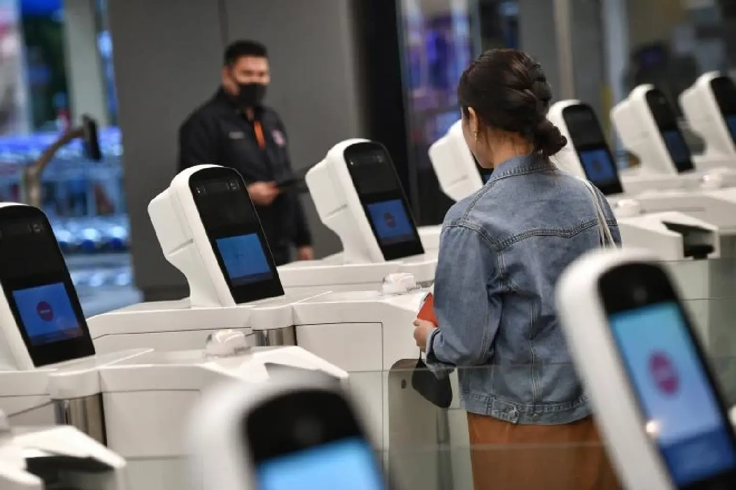 Automated clearance to be the norm for all travellers to Singapore from 2023: ICA