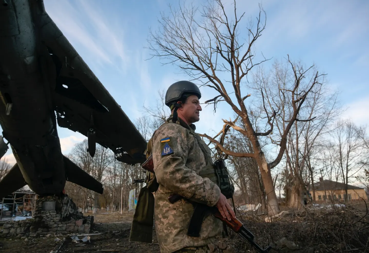 Vietnam's PM issues dispatch on protecting 7,000 Vietnamese citizens in Ukraine