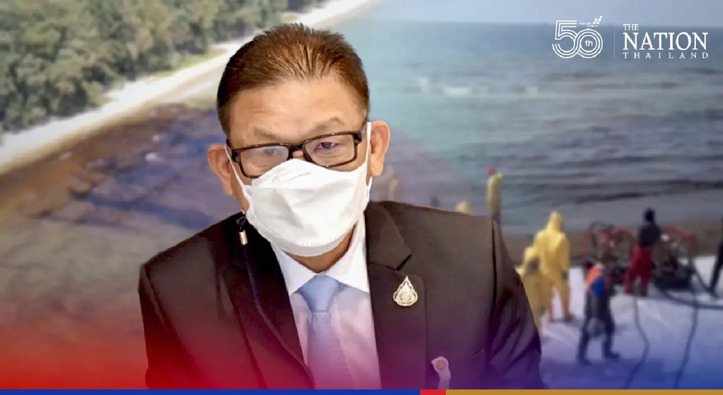 Most of oil slick on Rayong beach, nearby areas ‘taken care of’ Most of oil slick on Rayong beach, nearby areas ‘taken care of’