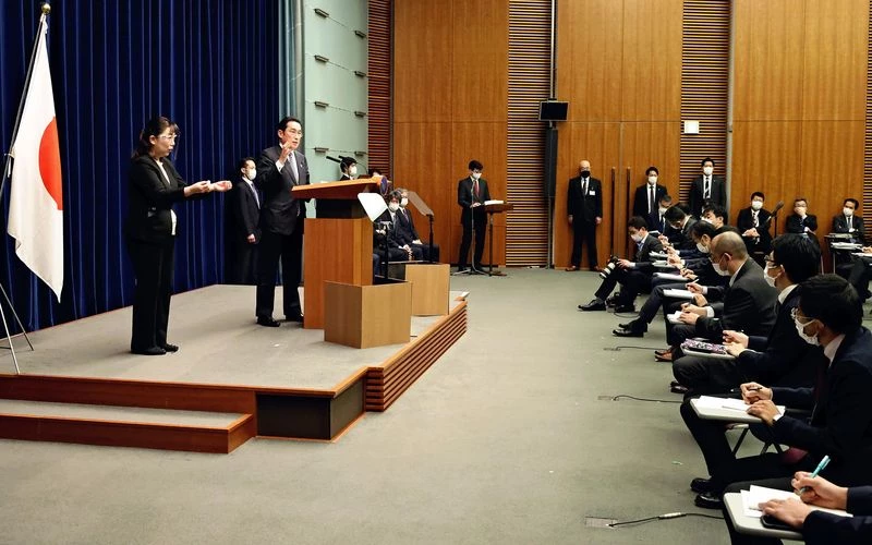 Japanese PM Kishida announces decision to ease border control measures in March