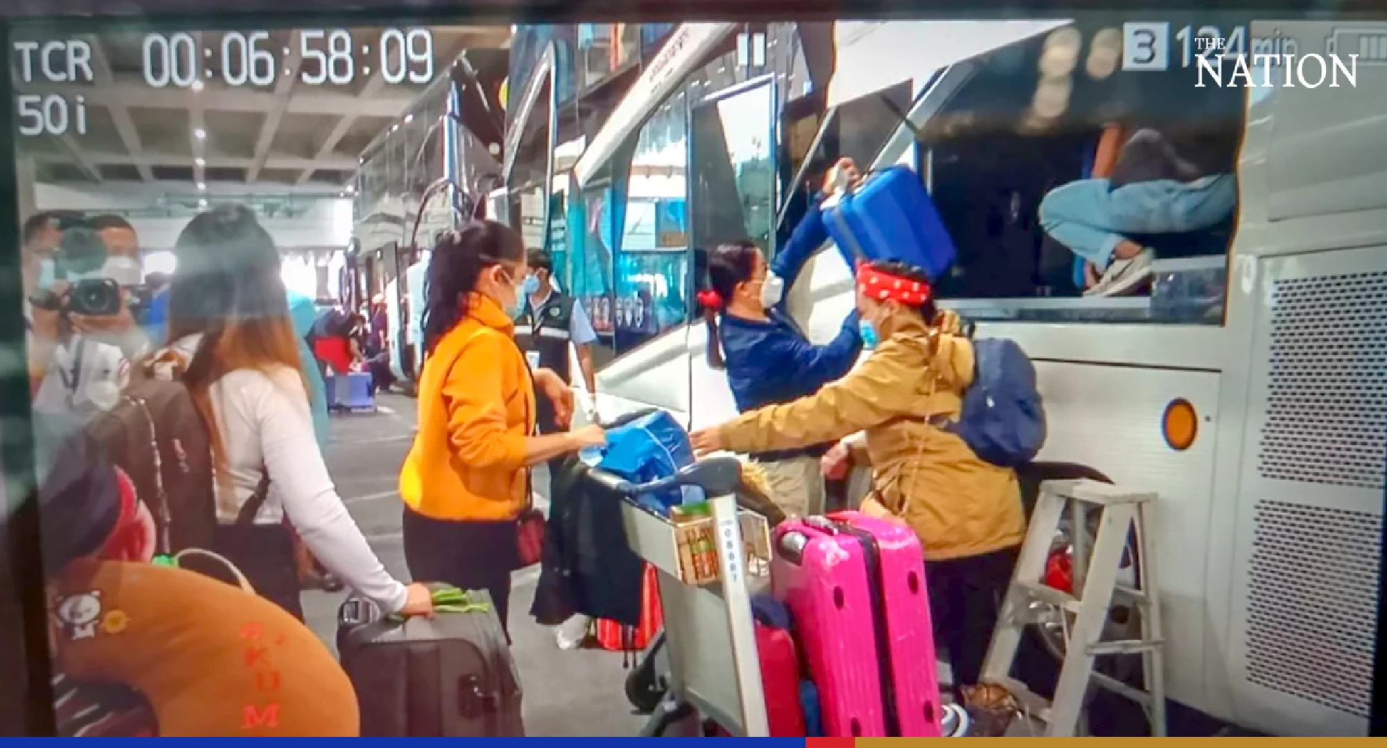 First batch of 38 Thai evacuees arrives from Ukraine