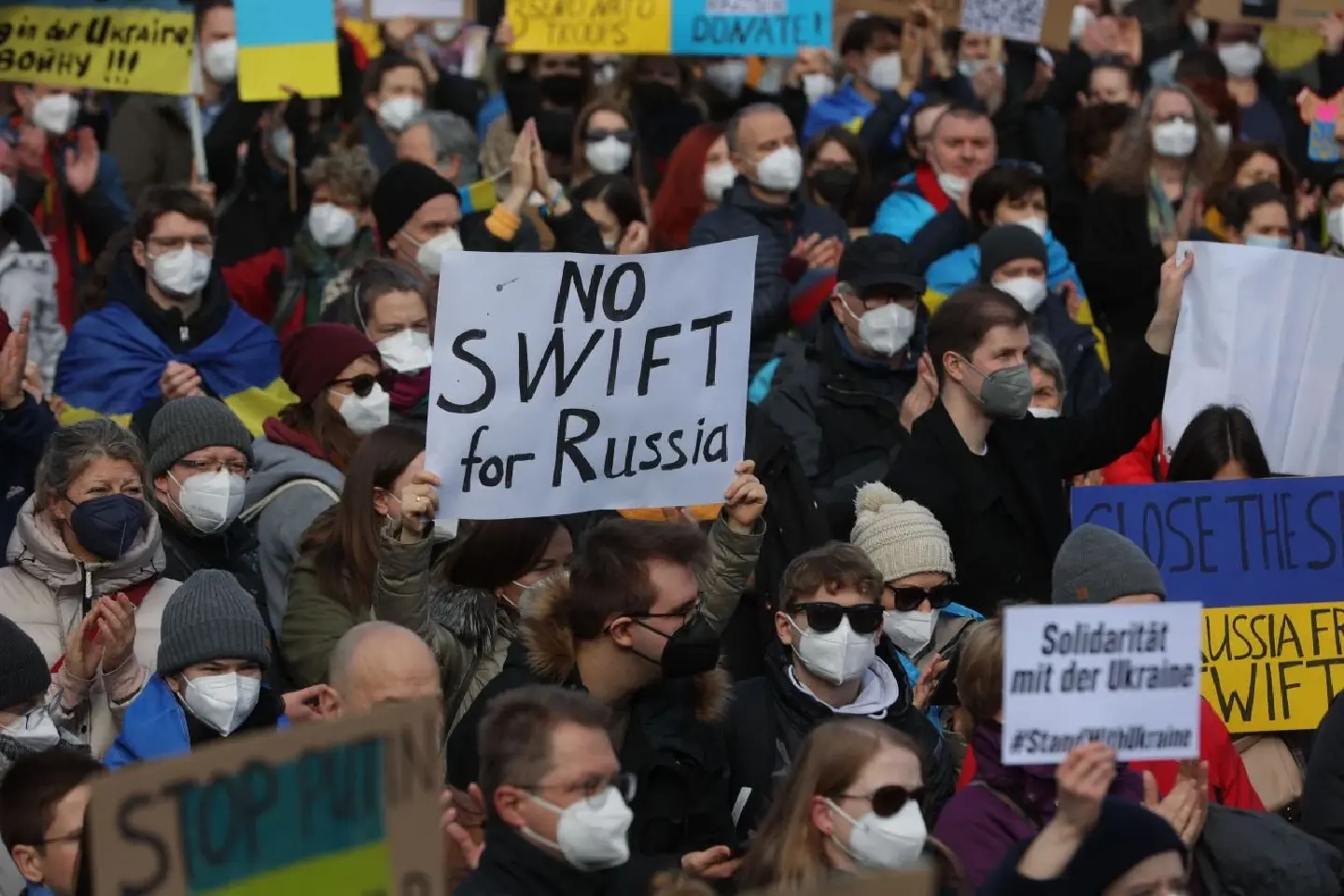 Seoul to ban exports of strategic materials to Russia Seoul to ban exports of strategic materials to Russia