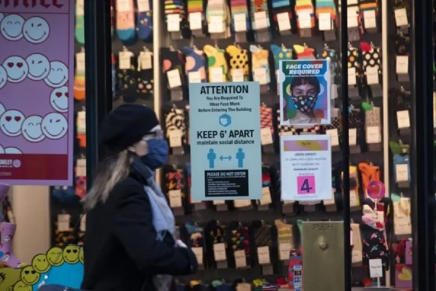 Experts call for caution as U.S. CDC updates mask recommendations Experts call for caution as U.S. CDC updates mask recommendations