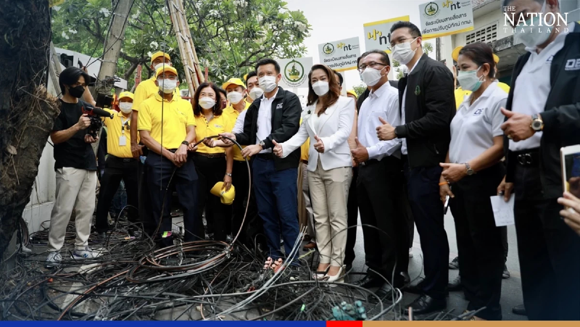 Ministry untangles cables on Sukhumvit in bid to improve city’s appearance