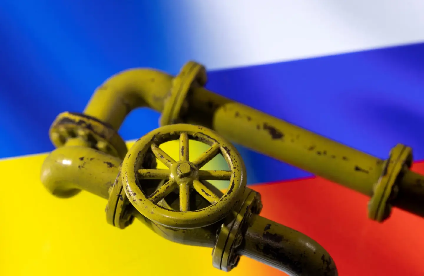 Europe to balance energy and Ukraine at Versailles summit Europe to balance energy and Ukraine at Versailles summit