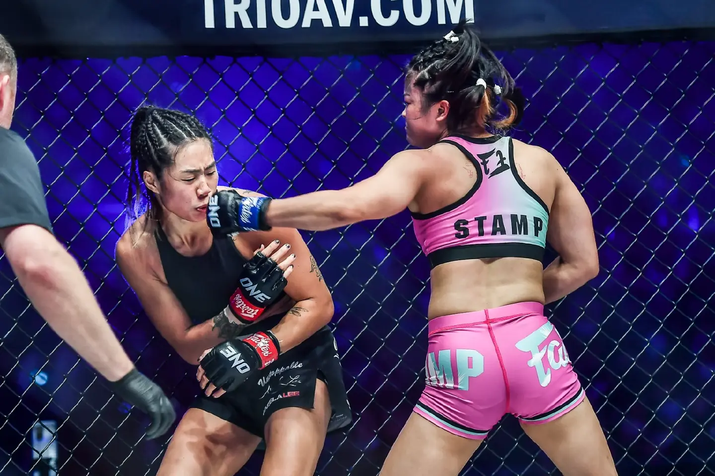 Angela Lee Submits Stamp Fairtex in Round Two to Retain ONE Women’s Atomweight World Title