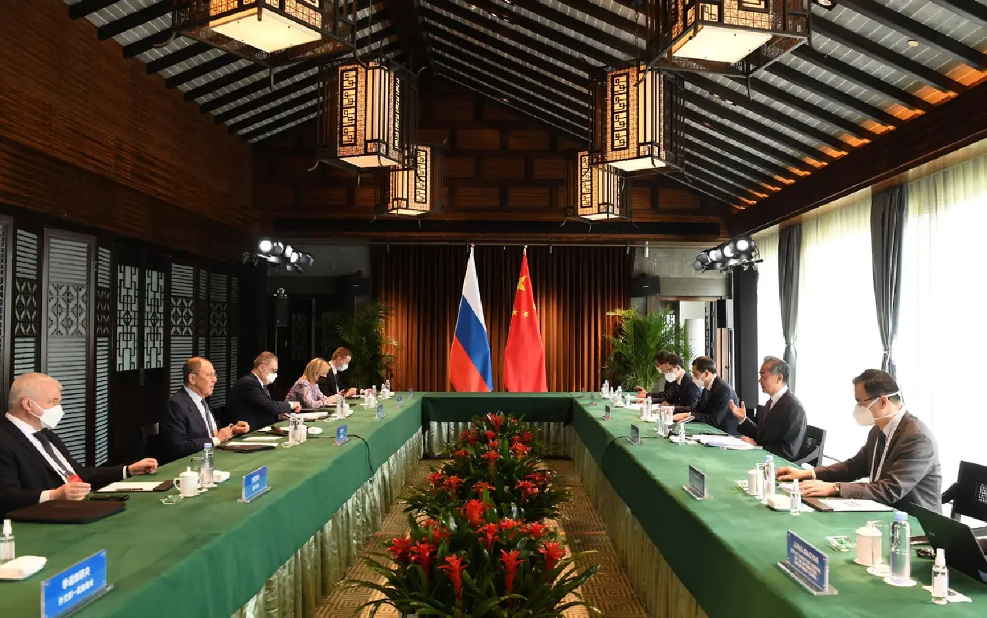 China urges Russia, Ukraine to continue peace talks