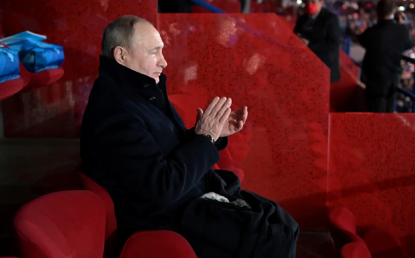 U.S. takes aim at Russian oligarchs in fresh sanctions