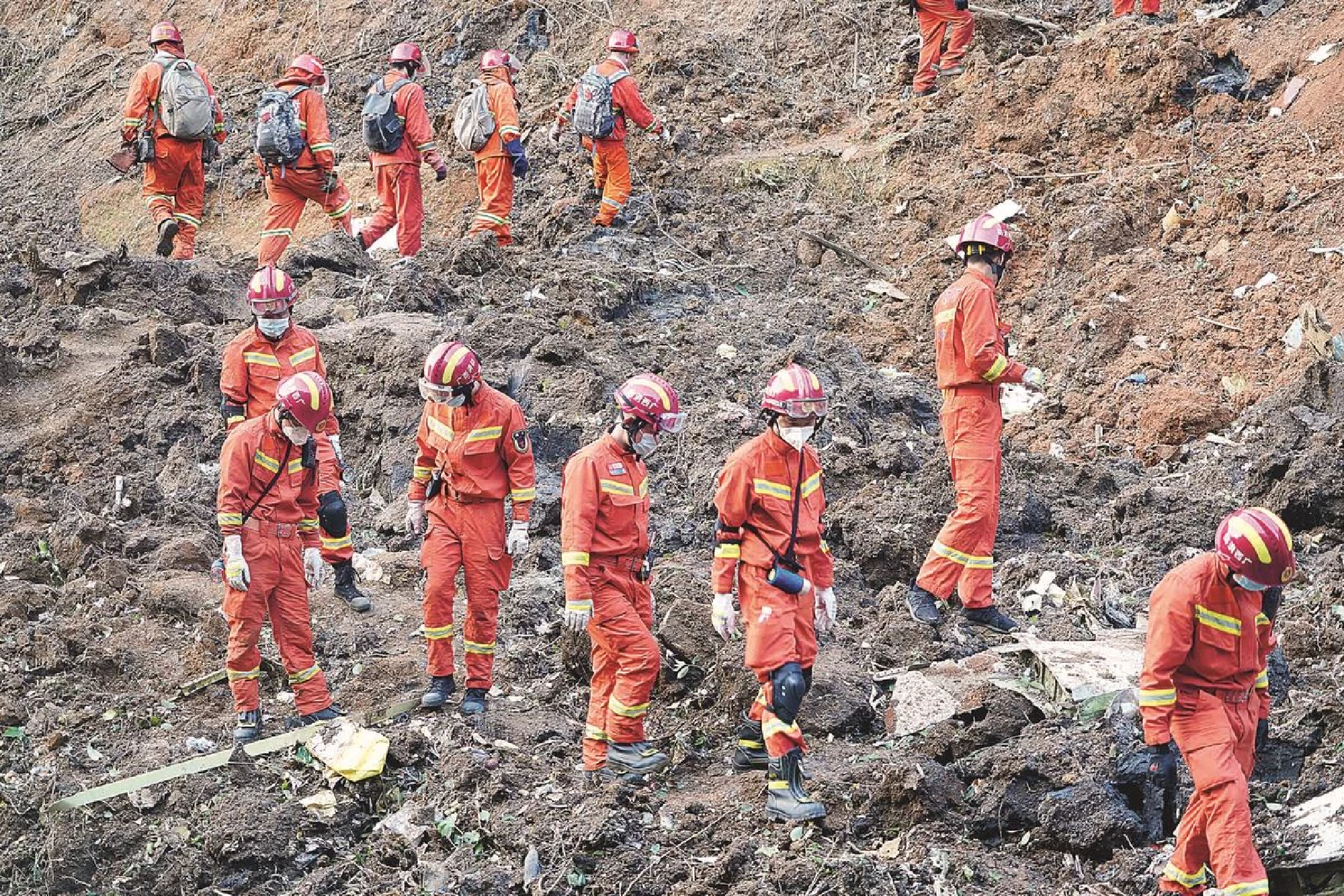 Flight carrying 132 crashes in Guangxi