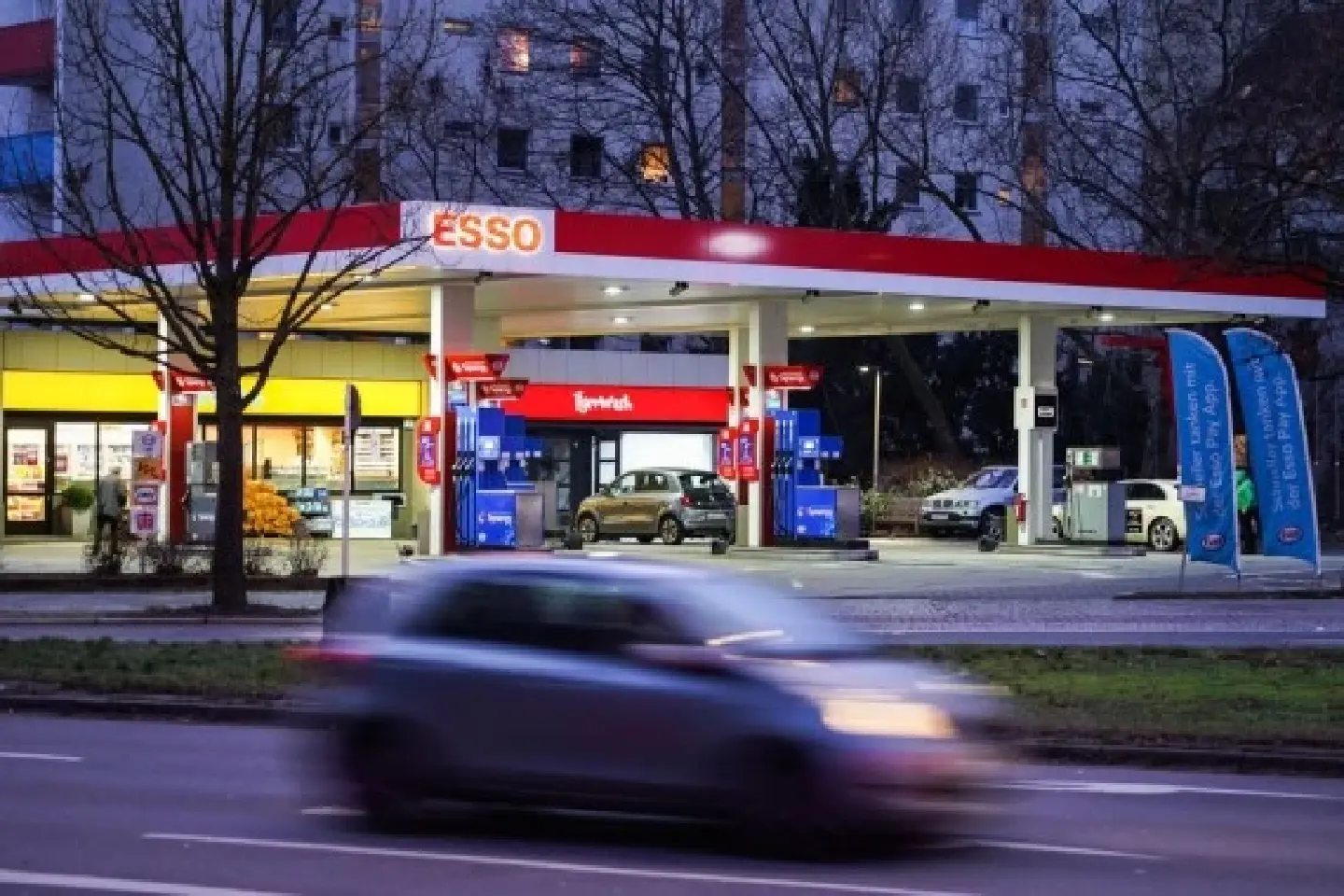 Gasoline prices in Germany climb to new record high