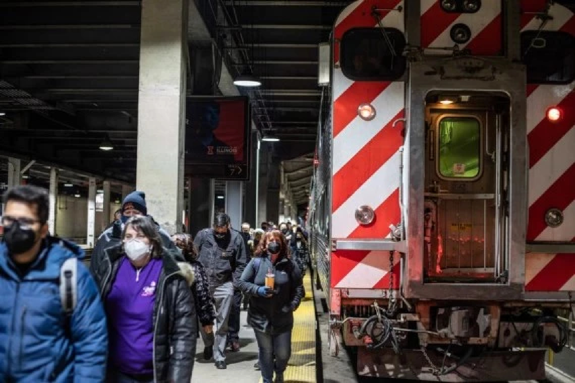 U.S. COVID-19 vaccinations hit 2-year low amid Omicron subvariant surge