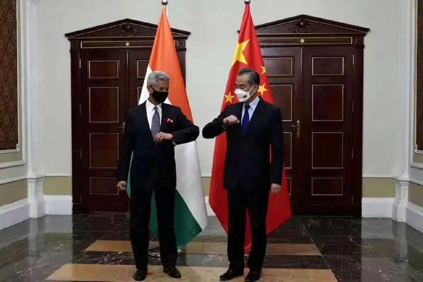 In unison, India and China urge dialogue to end Ukrainian crisis In unison, India and China urge dialogue to end Ukrainian crisis