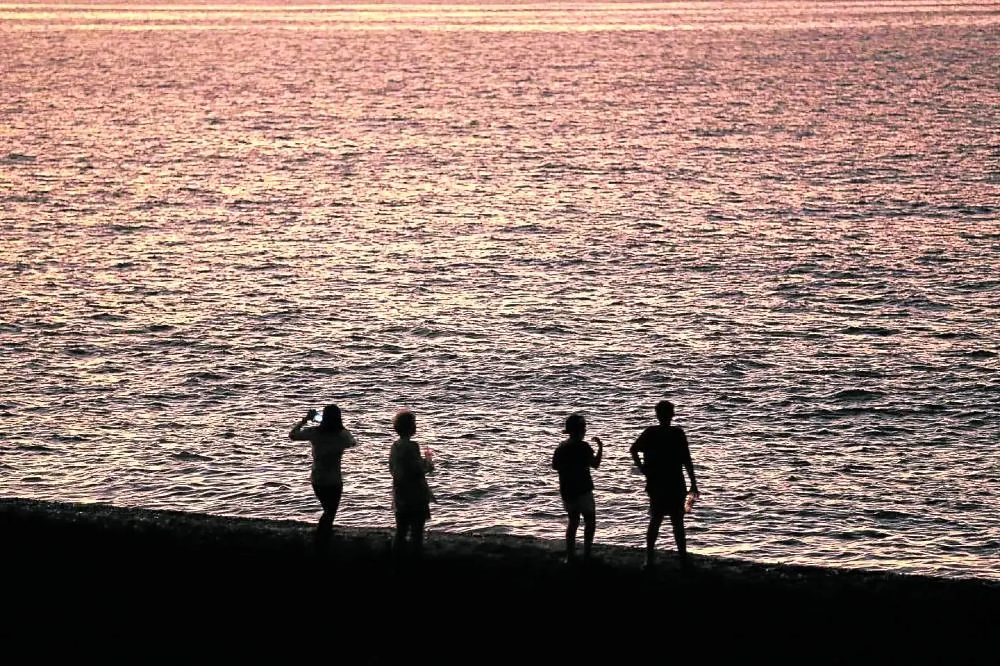 PH slams Chinese ship’s dangerous maneuvering PH slams Chinese ship’s dangerous maneuvering