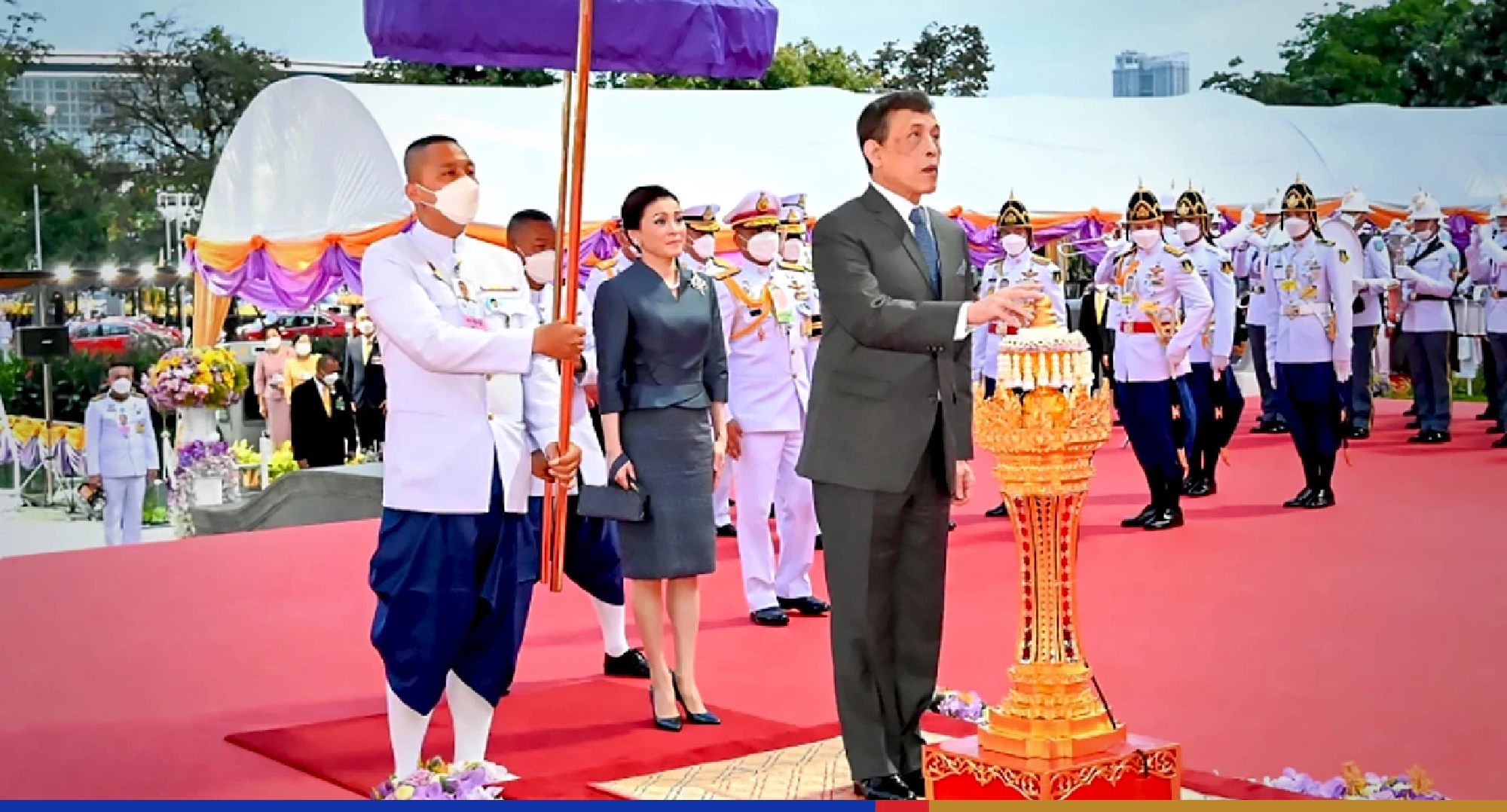 King and Queen unveil King Rama VI statue at SCG headquarters in Bangkok