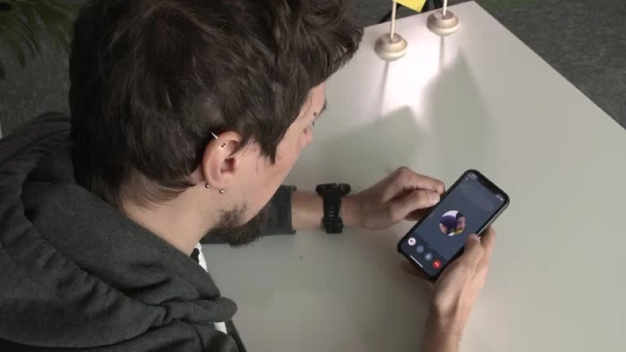 Lithuania project fights Kremlin view of Ukraine conflict one phone call at a time