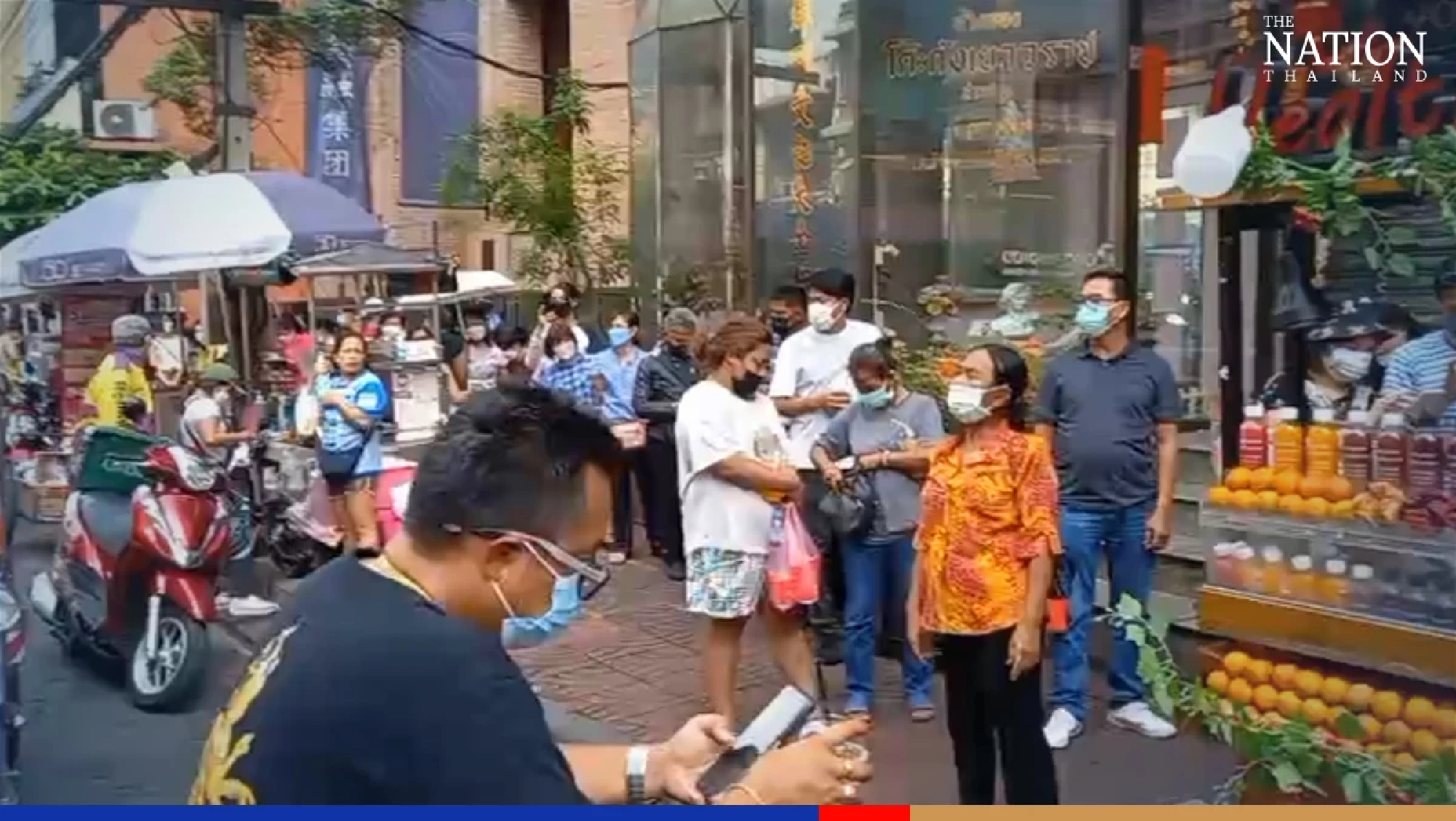 People flock to Bangkok's China Town to sell gold
