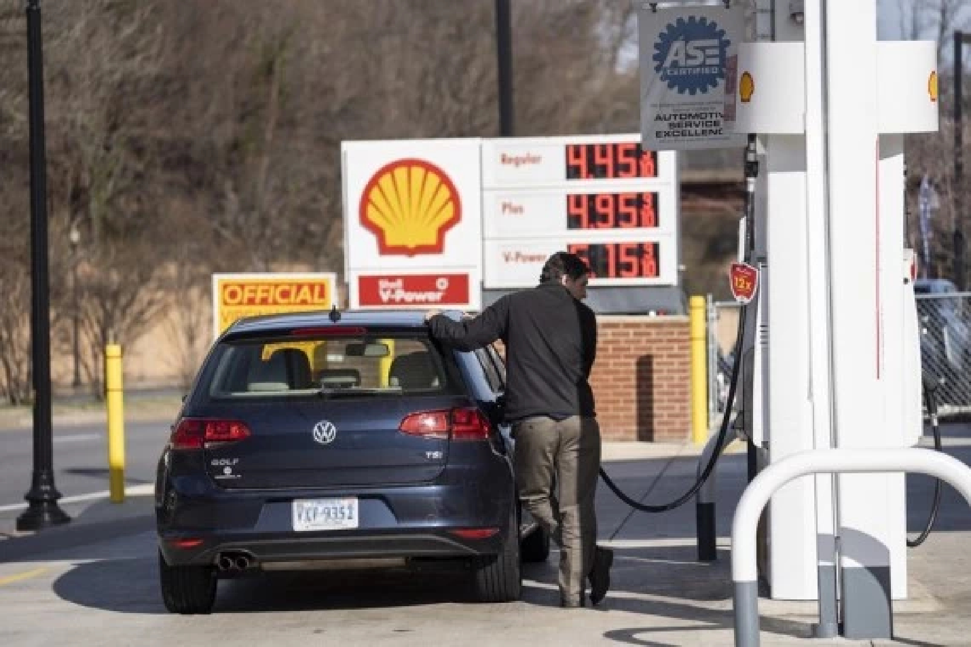 Oil prices jump amid U.S. ban of Russian imports