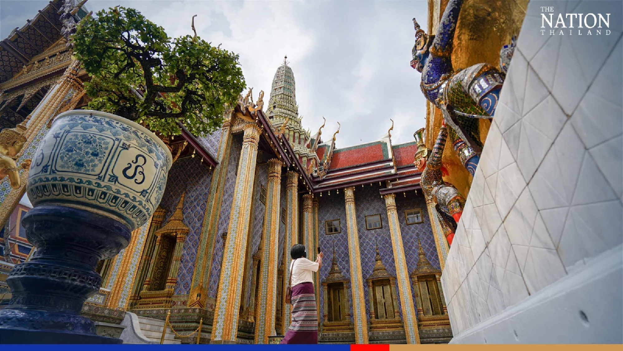 Grand Palace closed but Wat Phra Kaew open on last day of Songkran