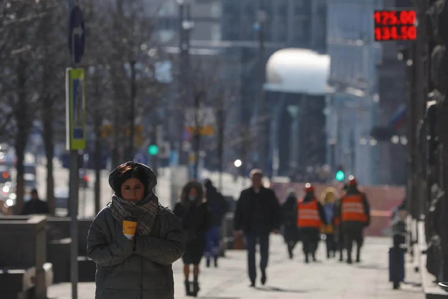Survey shows 43% of Japanese firms have suspended operations in Russia
