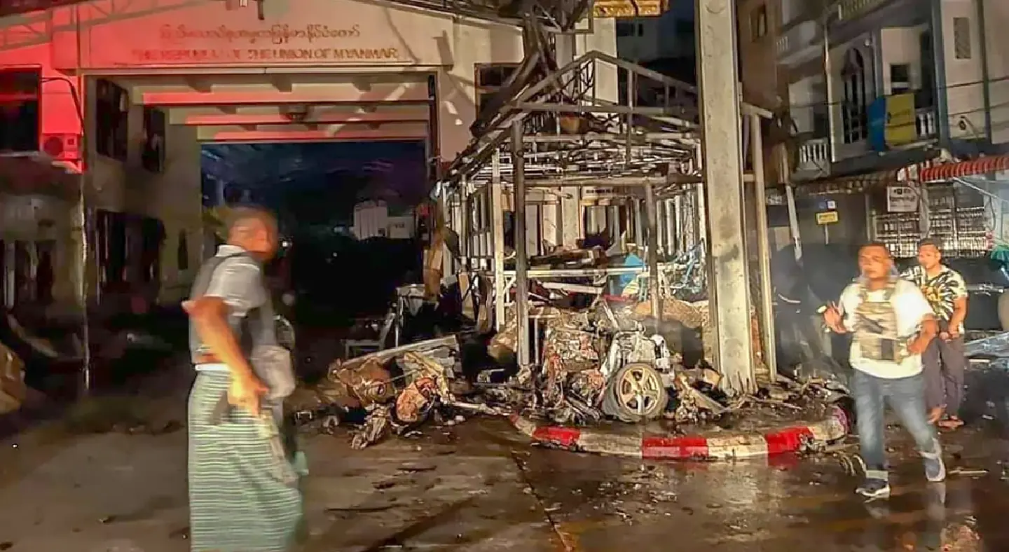 Mae Sot on high alert after car bomb rocks Myawaddy border Mae Sot on high alert after car bomb rocks Myawaddy border