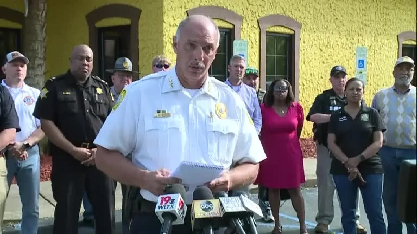 Twelve injured, 10 by gunfire, in shooting at South Carolina shopping mall Twelve injured, 10 by gunfire, in shooting at South Carolina shopping mall