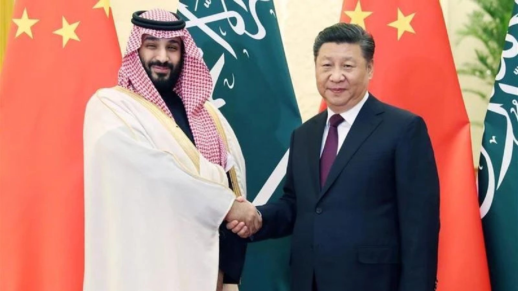 Xi talks with Saudi Arabian crown prince over phone