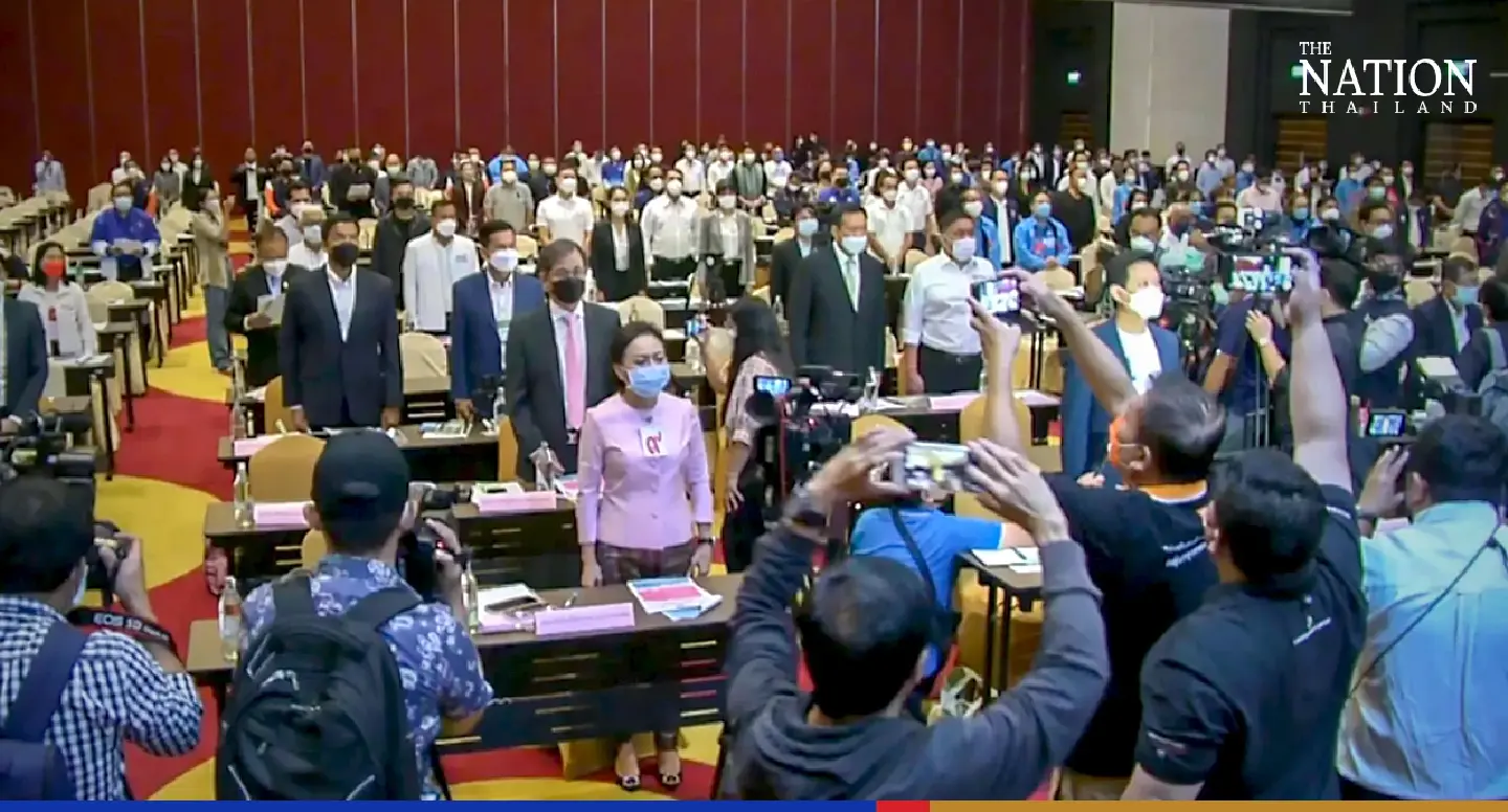 Bangkok candidates pledge to avoid slander as EC briefs them on rules