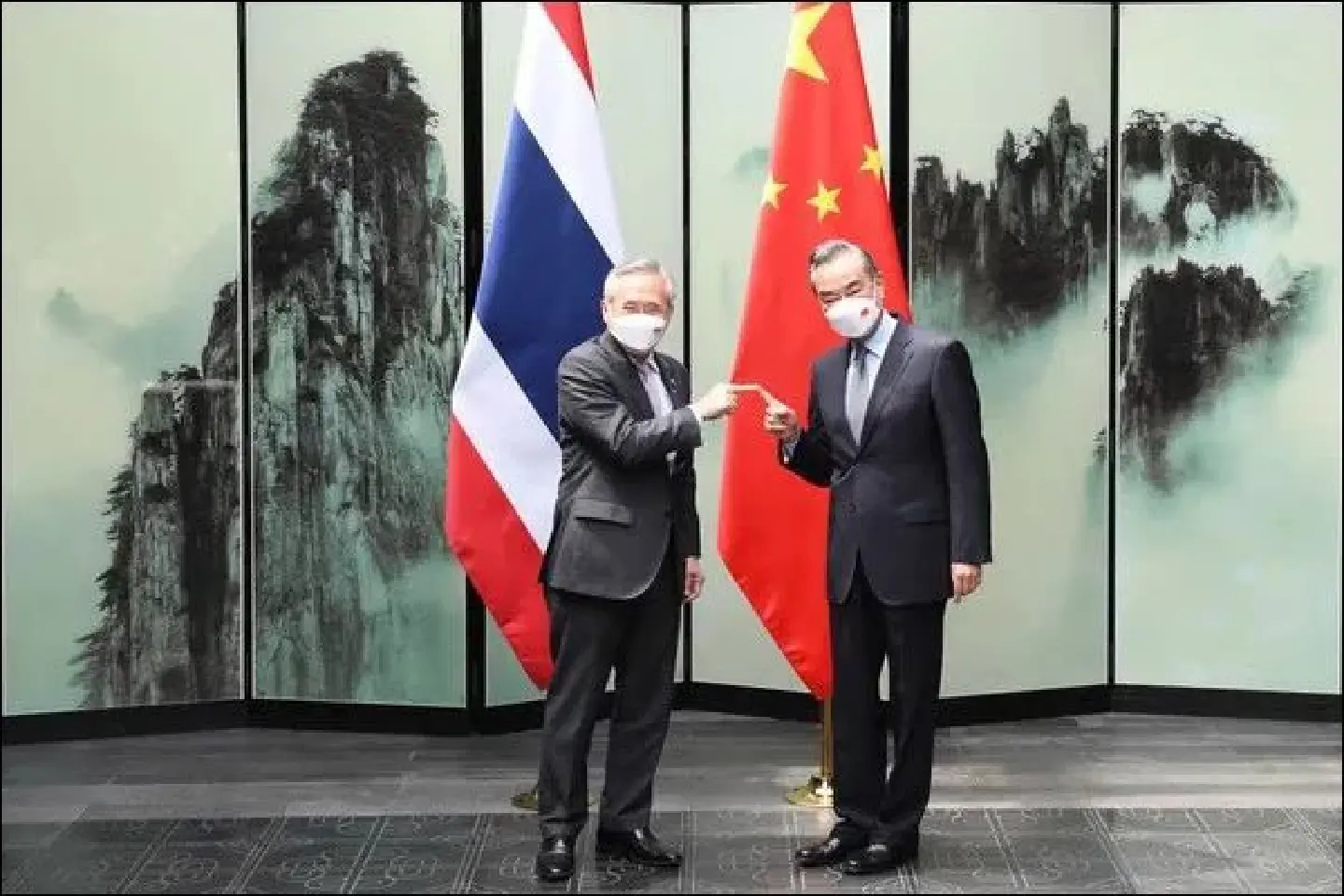 Don calls for speeding up of Sino-Thai railway during visit to China Don calls for speeding up of Sino-Thai railway during visit to China