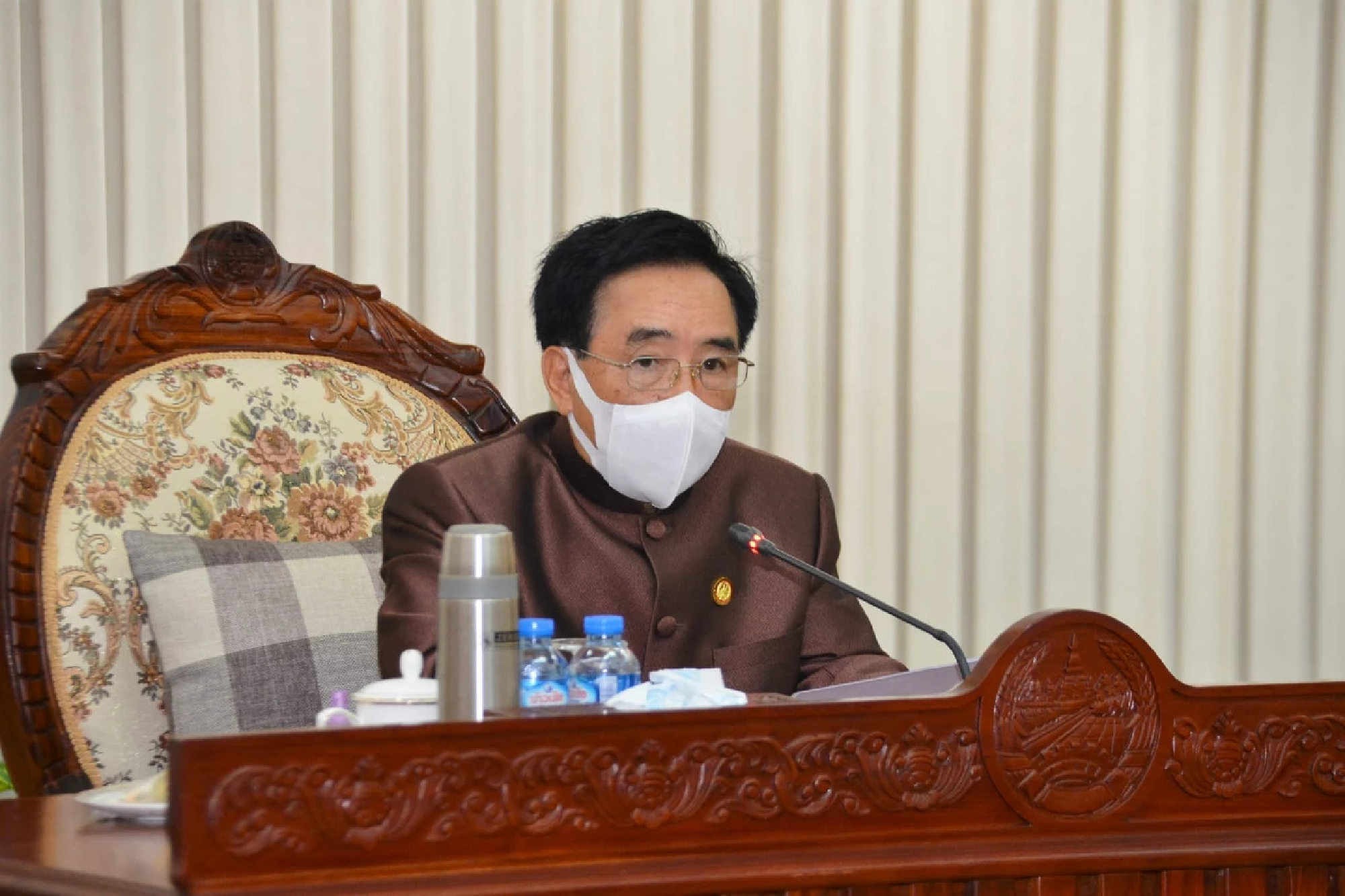 [Laos] Govt bodies urged to regulate fuel price, exchange rates