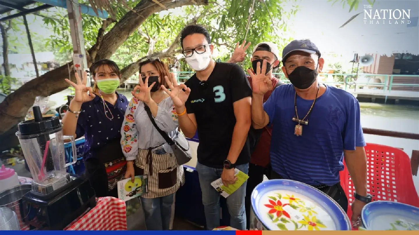 Sakoltee, Sudarat visit Bangkok markets to woo voters Sakoltee, Sudarat visit Bangkok markets to woo voters