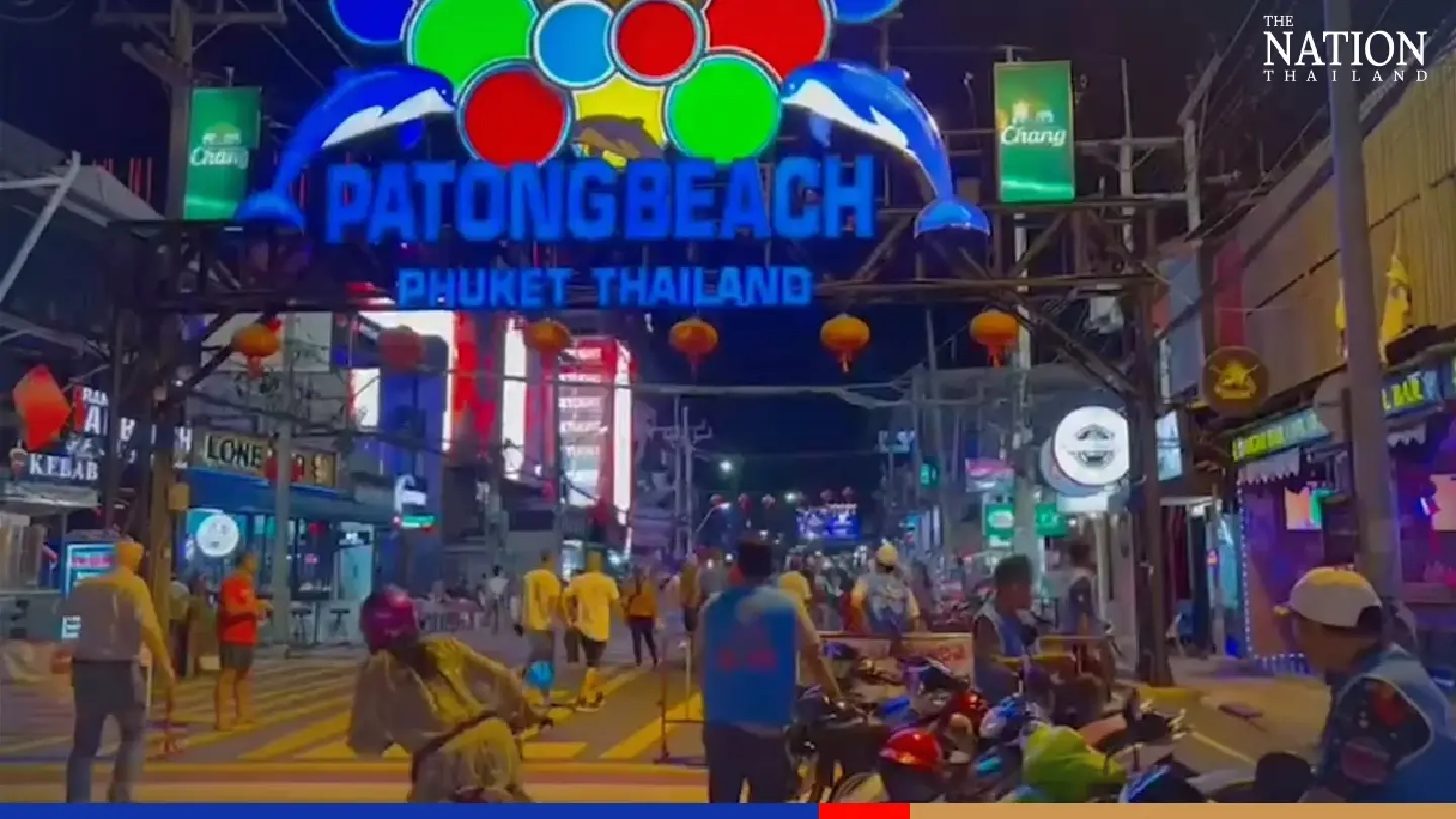 Revellers on Phuket’s Patong Beach flout water-splashing ban Revellers on Phuket’s Patong Beach flout water-splashing ban