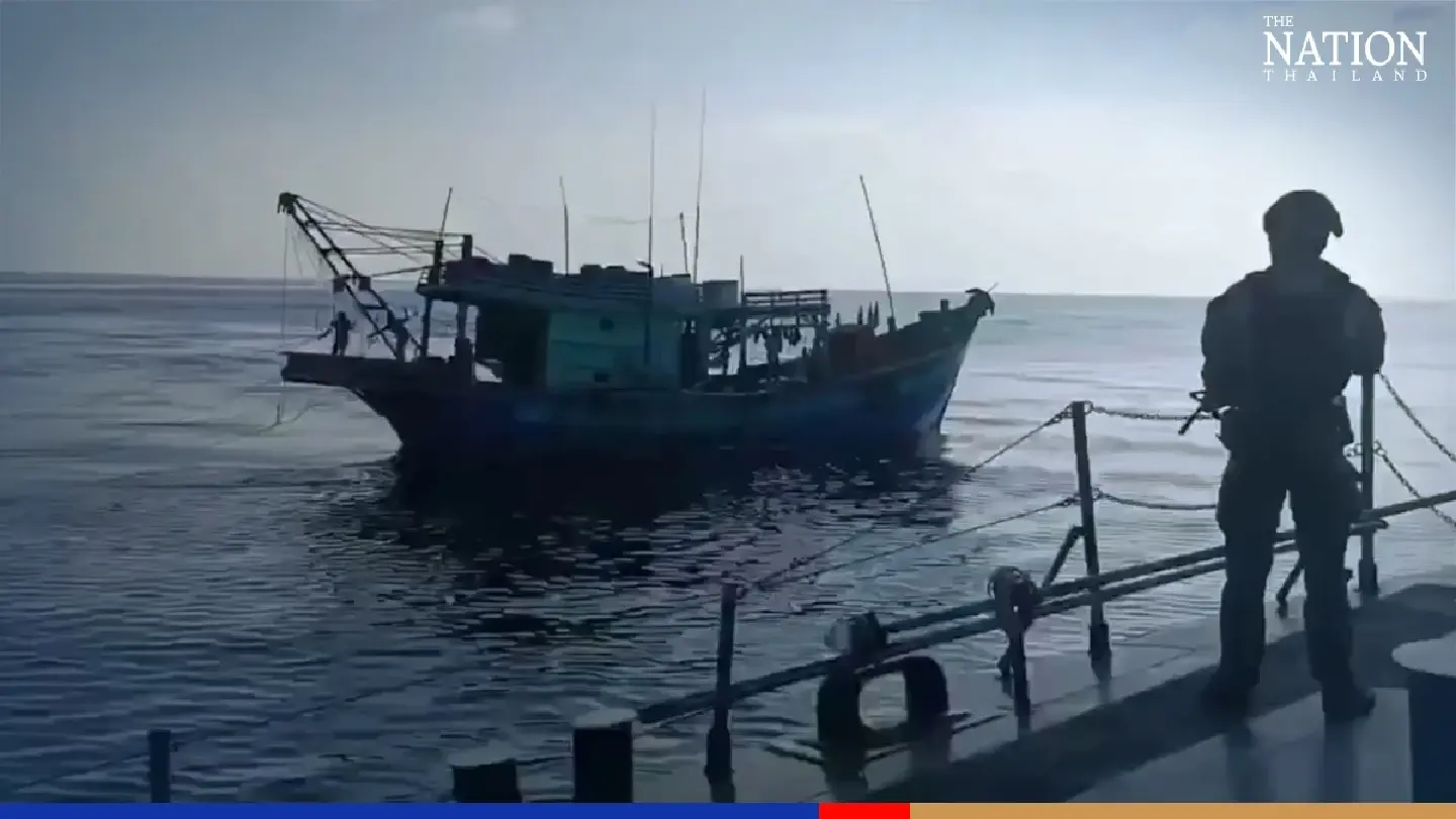 Thai Navy seizes 3 fishing boats, arrests 15 Vietnamese