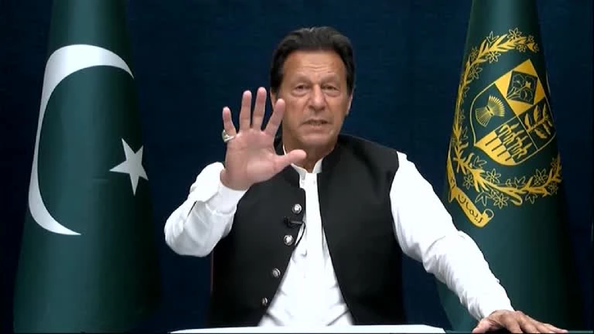 'Welcome back to Purana Pakistan': Politicians react to PM Imran's ouster