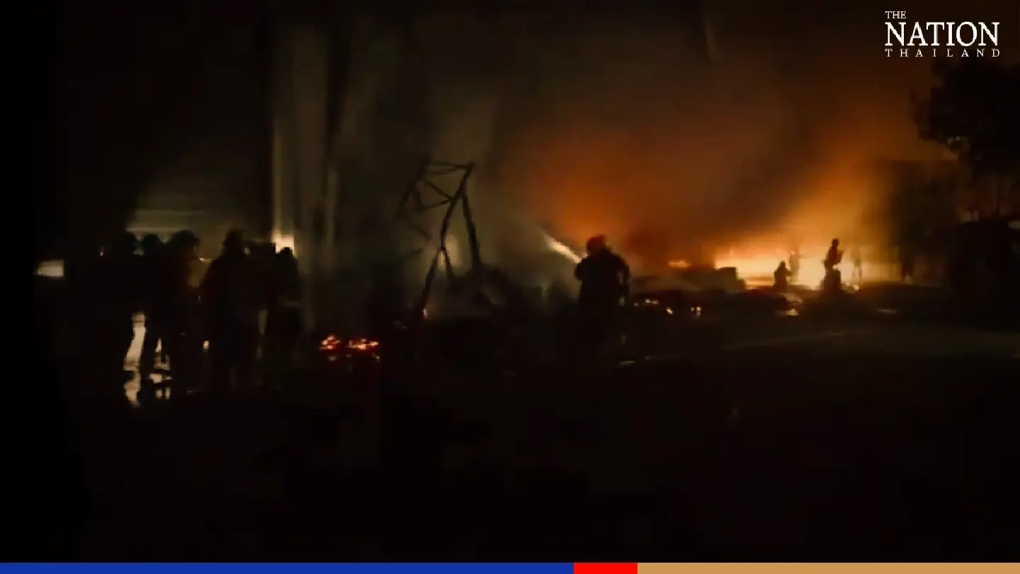 Fire damages Samsung warehouse in Samut Prakan Fire damages Samsung warehouse in Samut Prakan