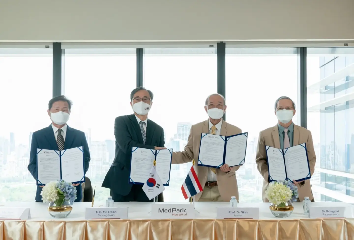 MedPark Hospital signs agreement with Embassy, Korean Association in Thailand to be a preferred hospital for Korean citizens
