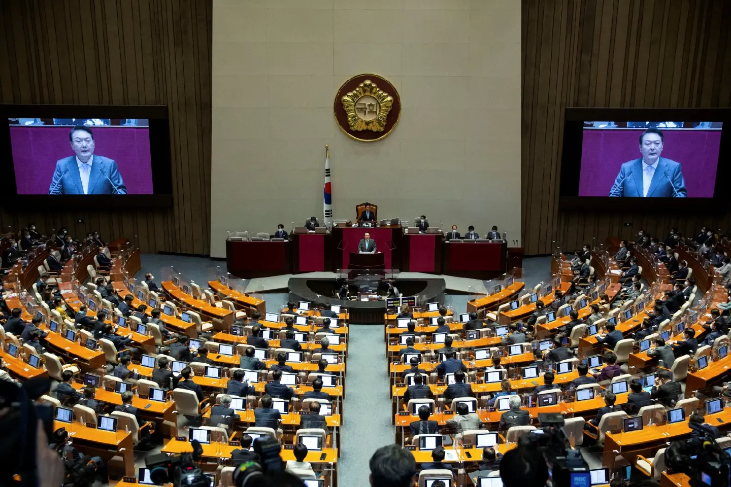 South Korea offers to help North Korea overcome Covid outbreak South Korea offers to help North Korea overcome Covid outbreak