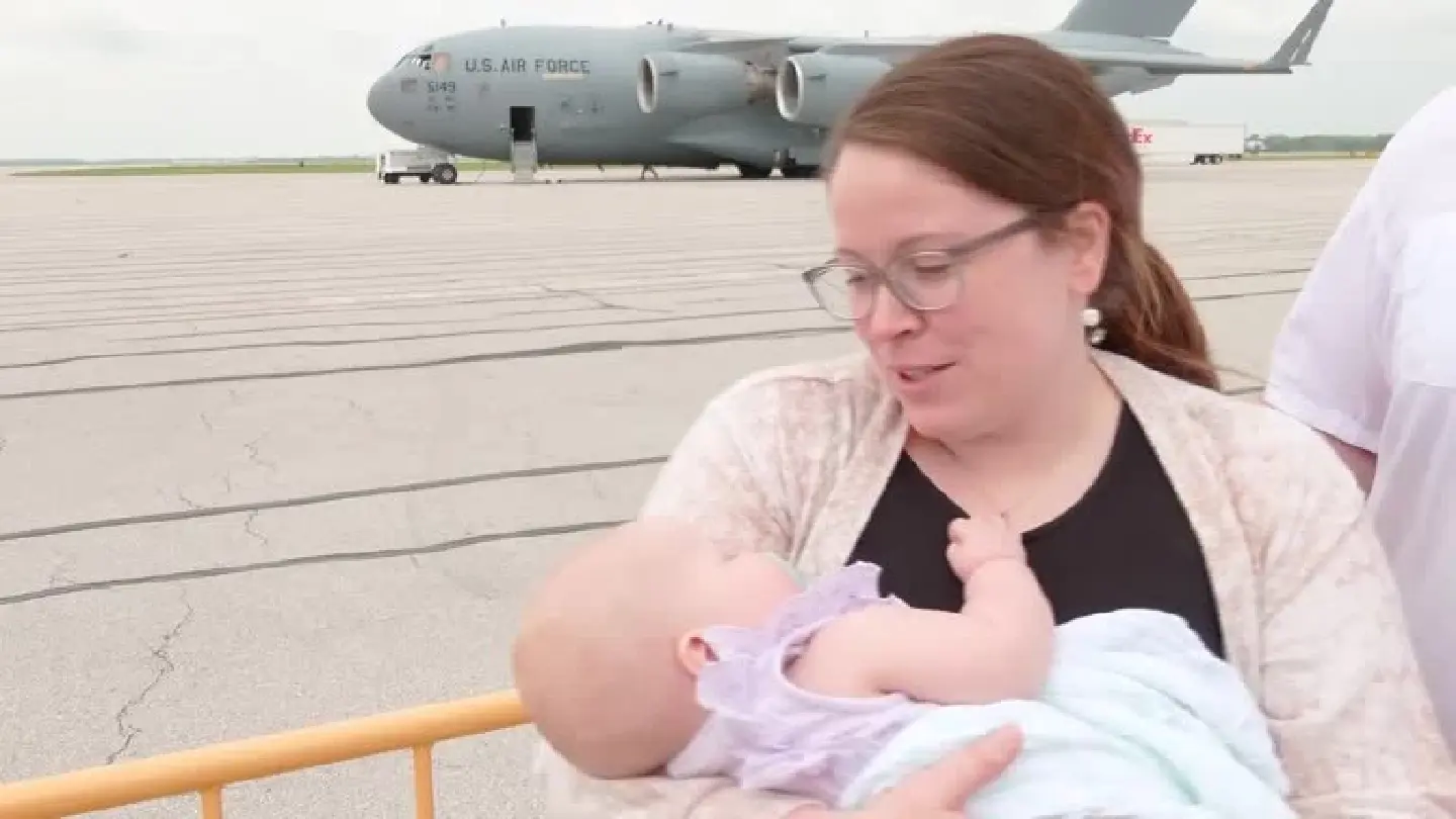 US military cargo plane brings 'life-saver' baby formula amid shortage US military cargo plane brings 'life-saver' baby formula amid shortage