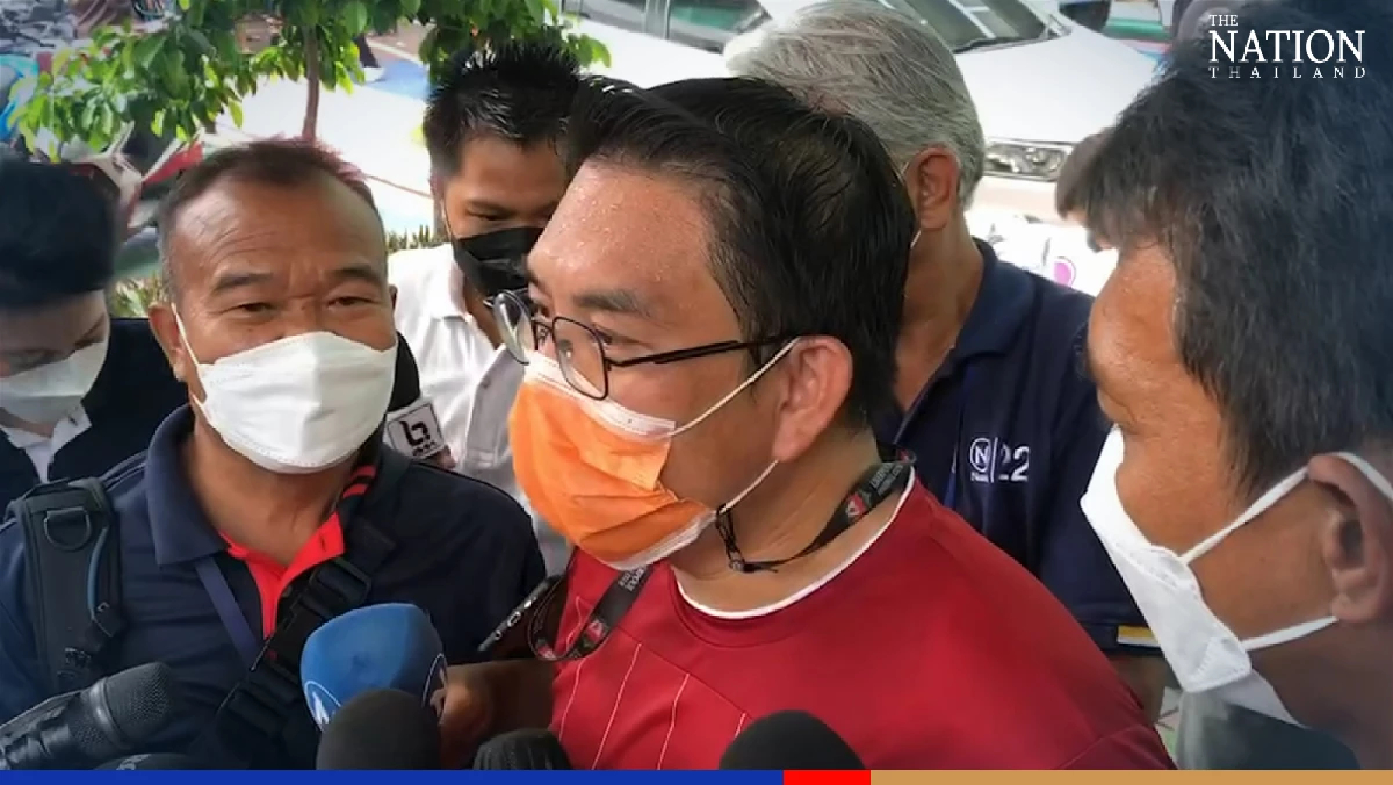 Bangkok governor candidates Wiroj, Chadchart roll up to vote