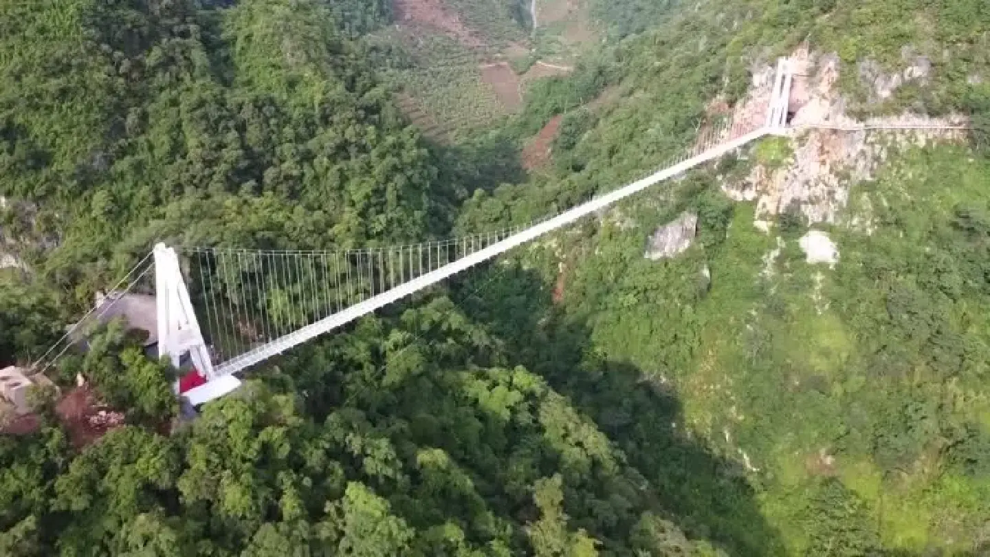 World longest glass bridge opens to public in Vietnam, receives Guinness record