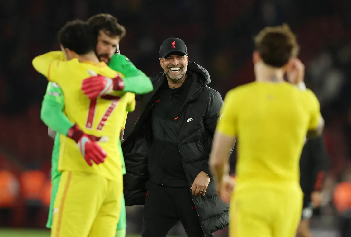 Klopp praises players and Jake Daniels after keeping title race alive