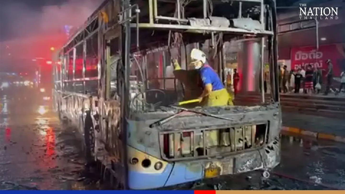 Woman suffers burns as public bus catches fire in Nonthaburi