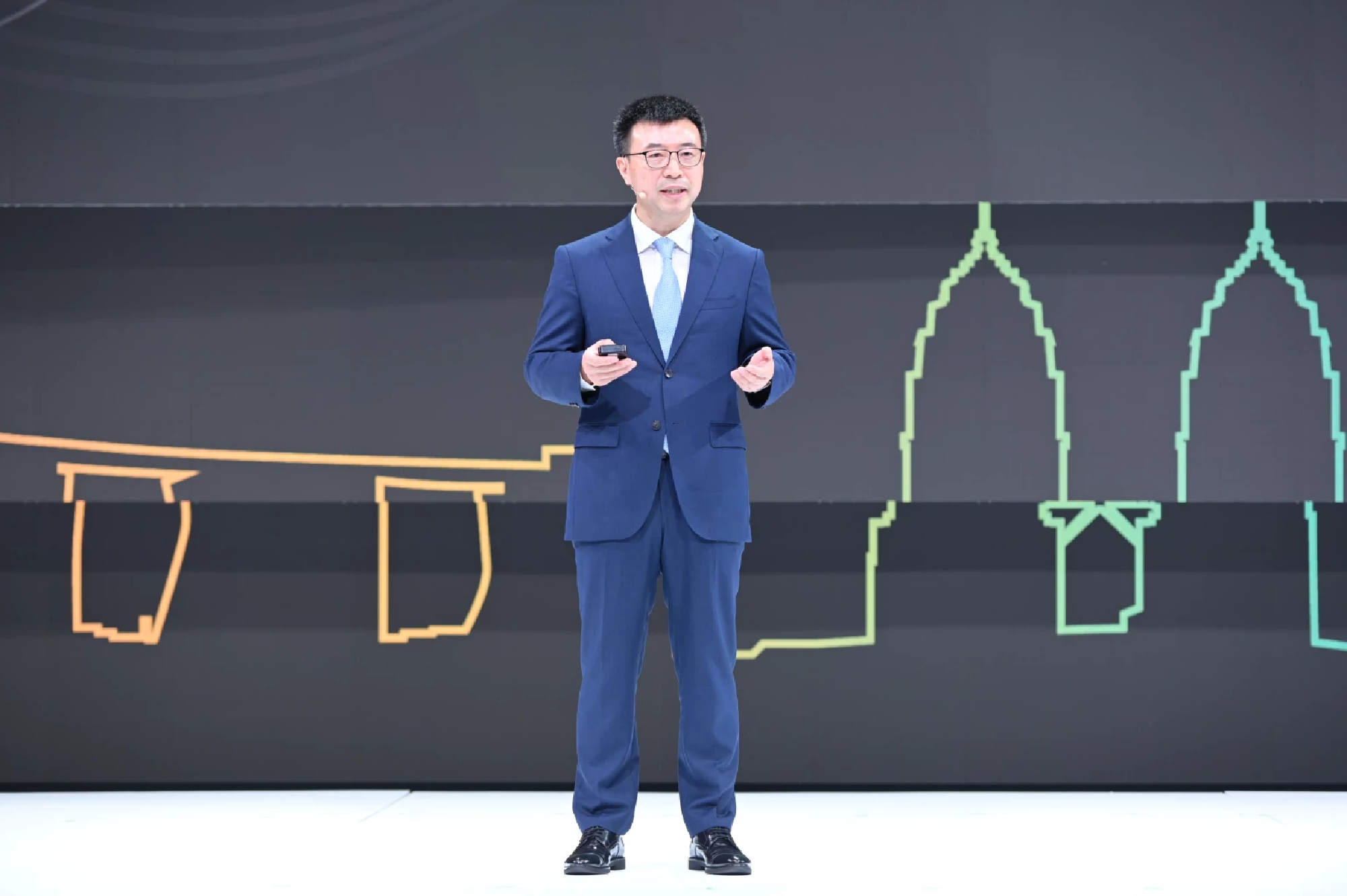 Innovating nonstop, together for a better green digital life : Huawei