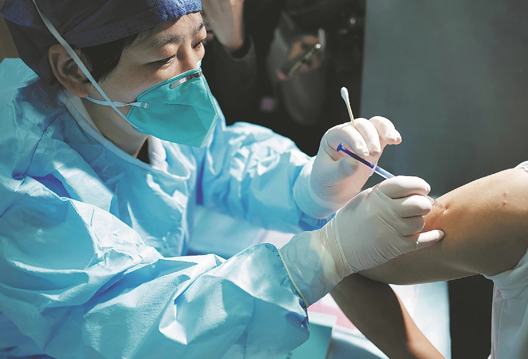 Chinese-made Omicron vaccine trials get going