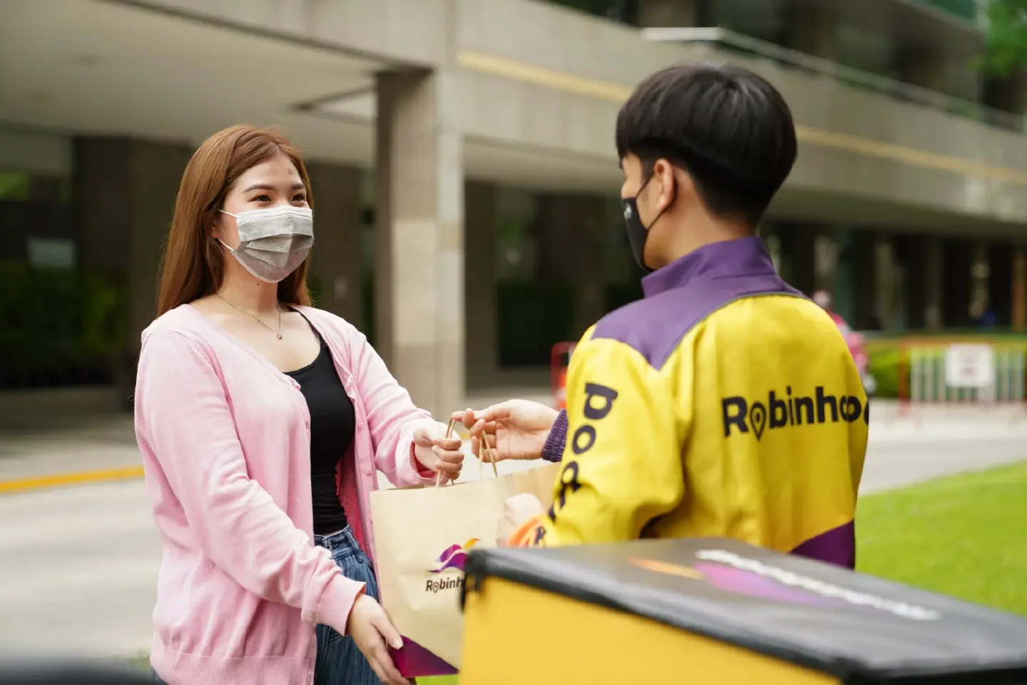 "Robinhood" now ranked the second most popular food delivery platform in Greater Bangkok after just 20 months since launch "Robinhood" now ranked the second most popular food delivery platform in Greater Bangkok after just 20 months since launch
