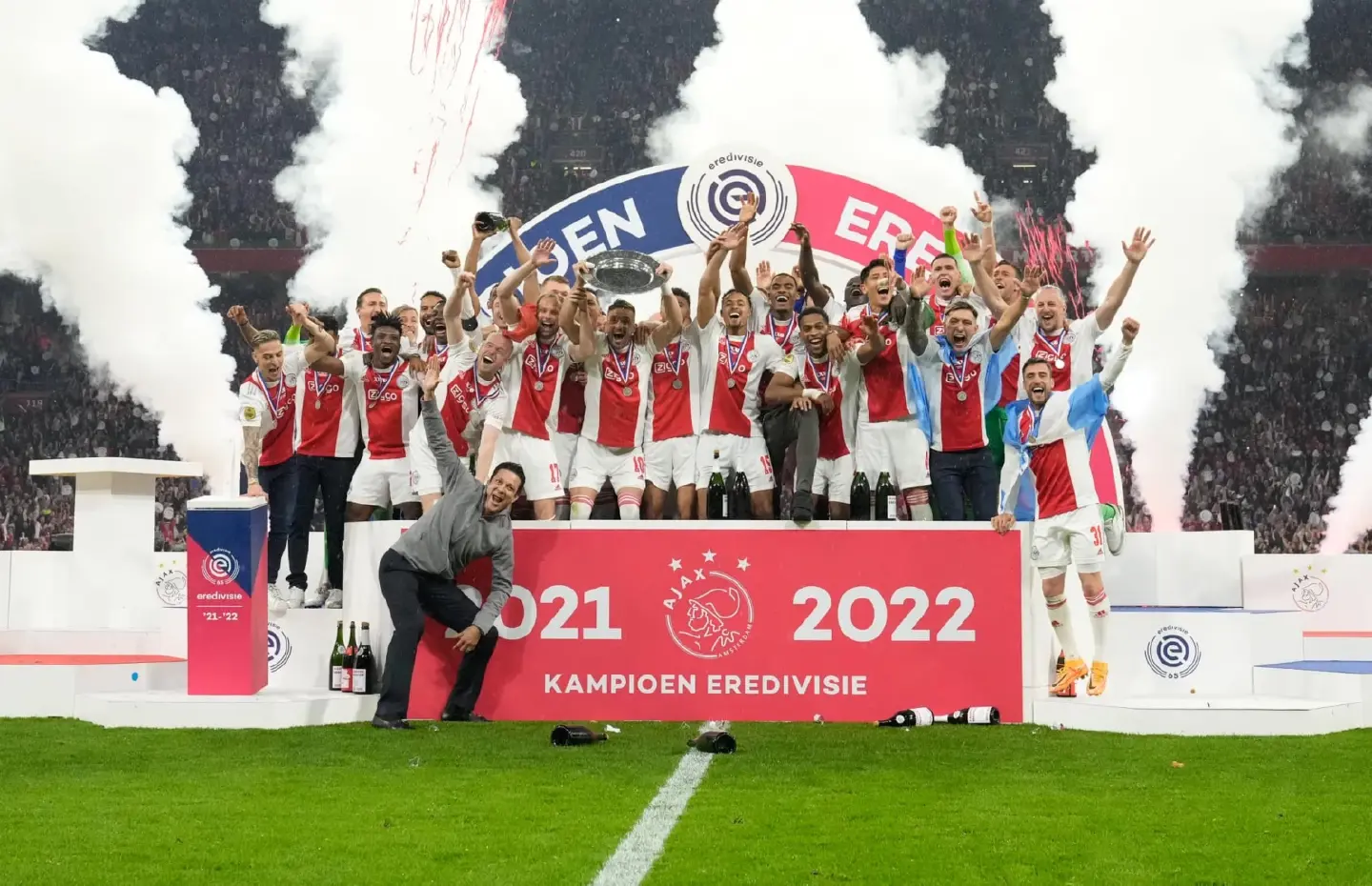 Ten Hag lifts Eredivisie Title Ten Hag lifts Eredivisie Title