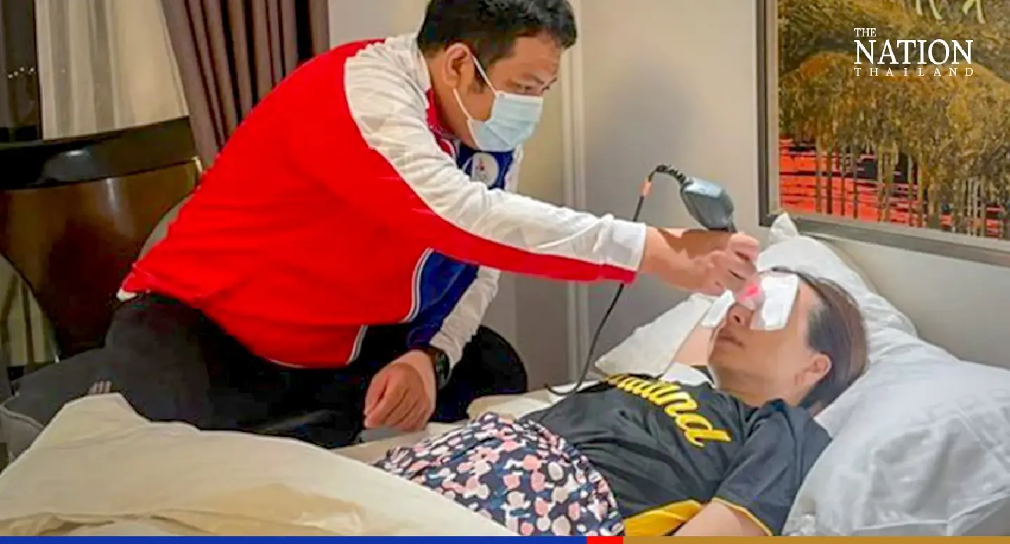 Thai women’s football team manager suffers nose injury in freak accident Thai women’s football team manager suffers nose injury in freak accident