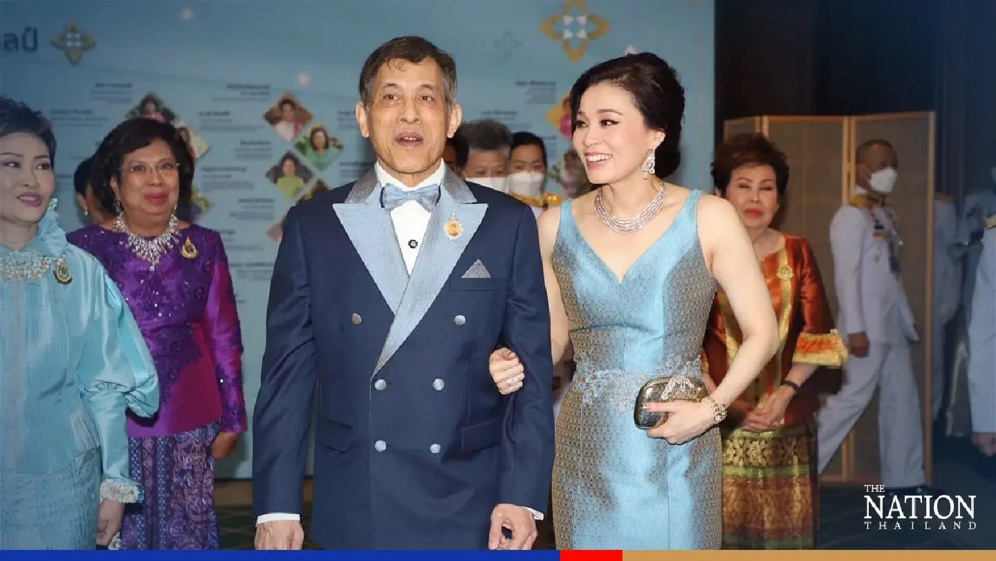 Their Majesties attend gala dinner for Queen Mother’s 90th birthday