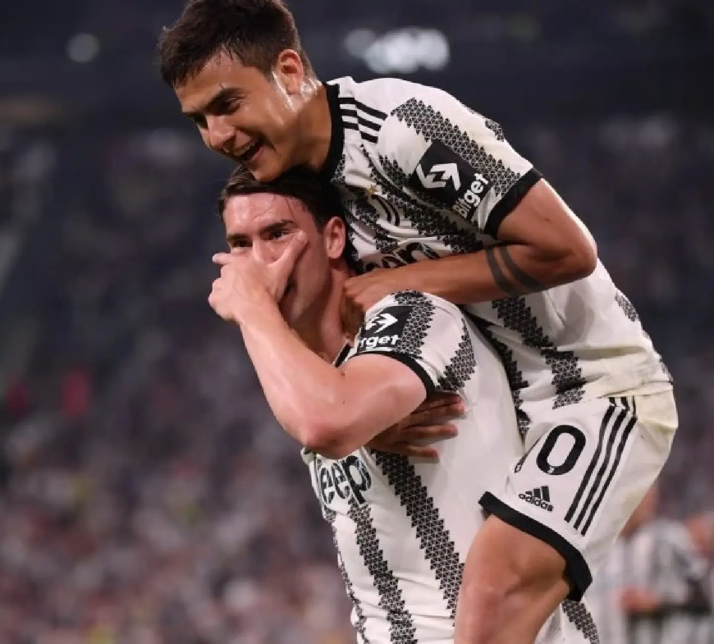 Juve held by Lazio in last home game for Chiellini and Dybala Juve held by Lazio in last home game for Chiellini and Dybala