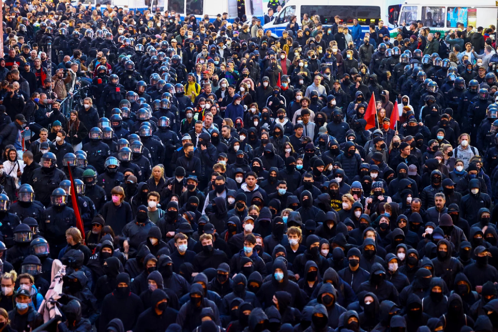 Scholz faces protests during his speech at May Day rally