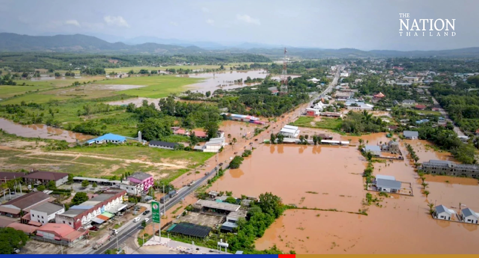 Flash floods cut road link between Chiang Rai and Chiang Mai